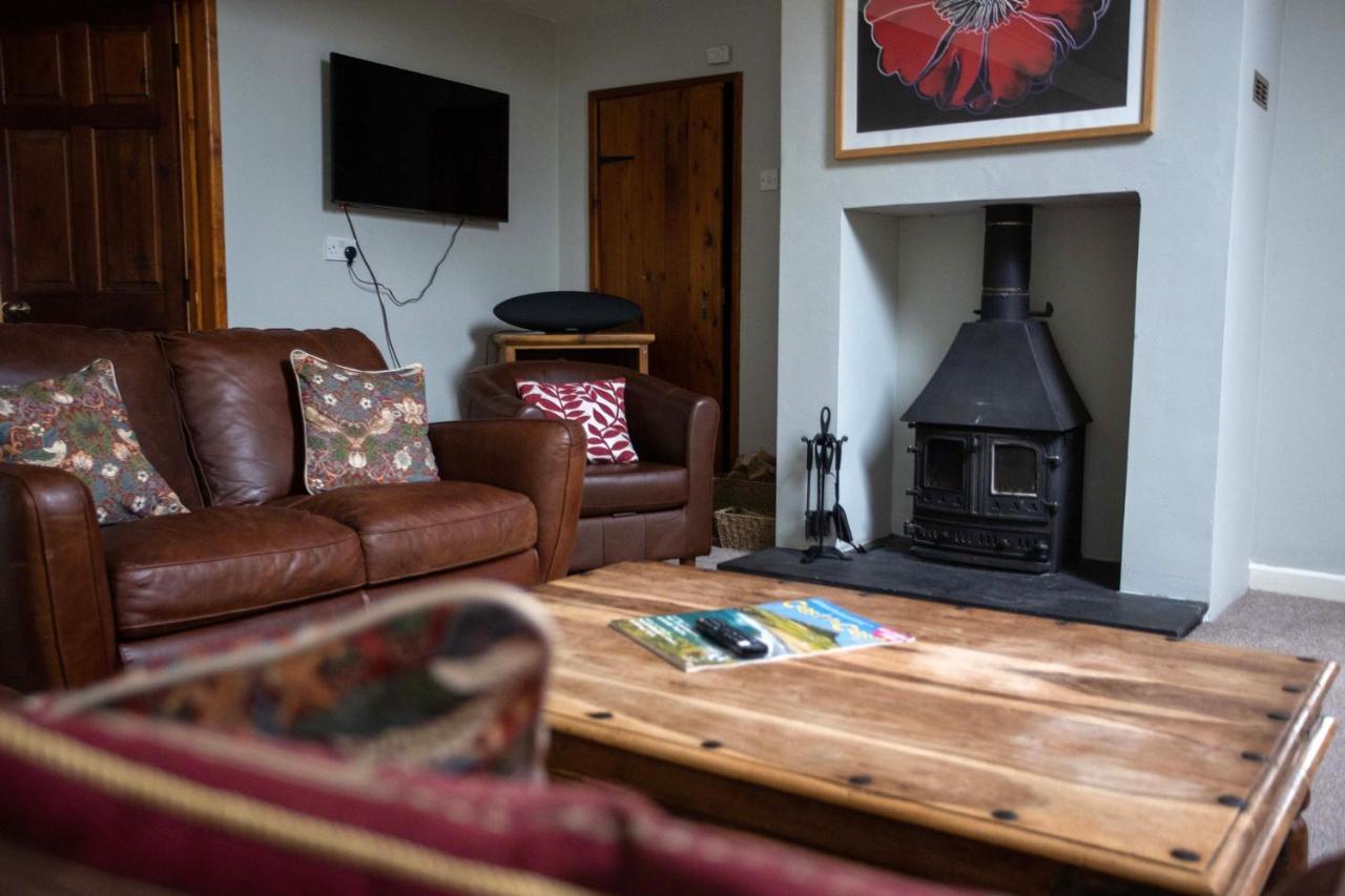 Wellstone Cottages - Honey Coach House Llanfyrnach Bagian luar foto